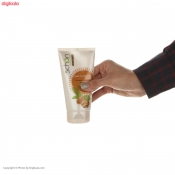 اسکراب لایه بردار شون با عصاره گردو حجم 150 میلی لیتر اسکراب لایه بردار شون با عصاره گردو حجم 150 میلی لیتر